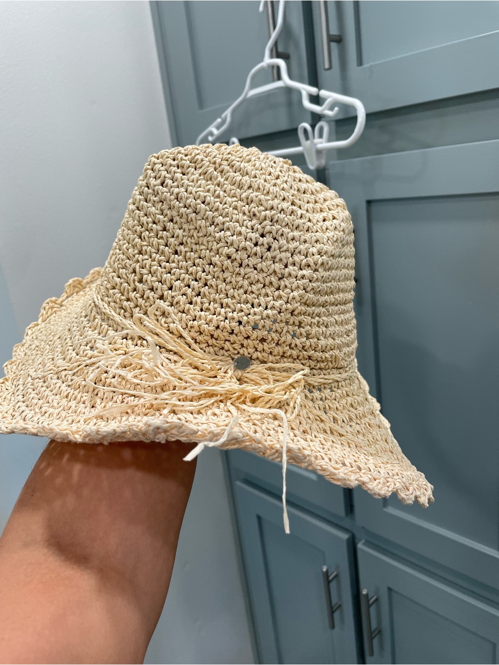 Renato Balestra. Fringed Crochet Beach Hat - Cream